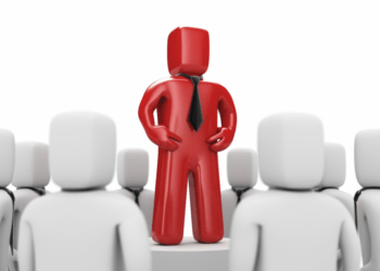 Авторитарный стиль управления: когда необходим и как использовать